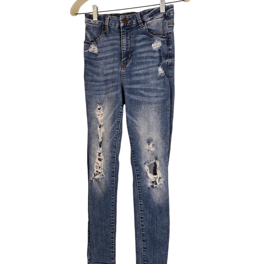 No Boundaries Distressed Jeans Juniors size 7